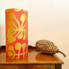 Lampe "Watiya Tjuta / Arbres Sacrés du Désert" de Mitjili Napurrula – 30x15cm